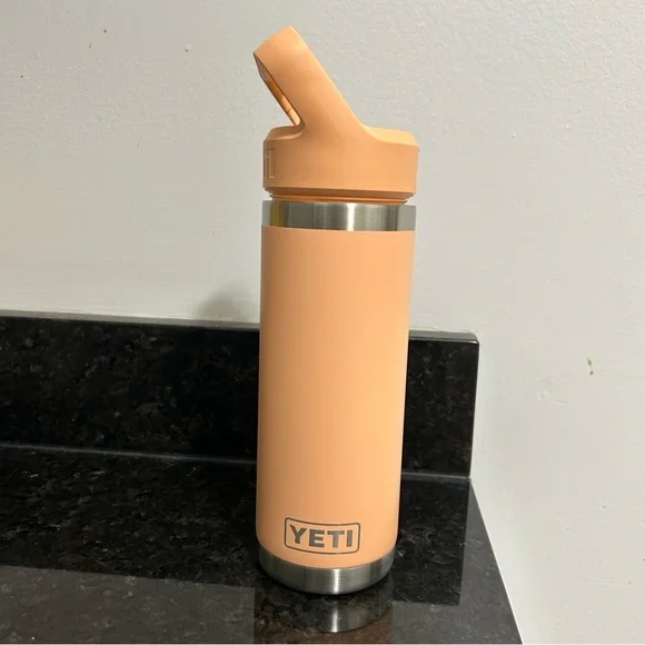 YETI 18 OZ WATER BOTTLE - Picture 4 of 8